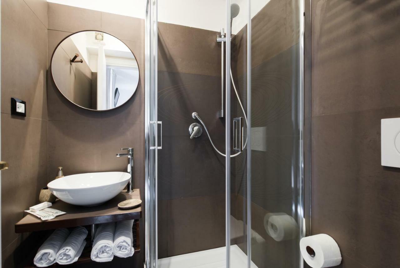 Domus De Fiori Apartment โรม ภายนอก รูปภาพ